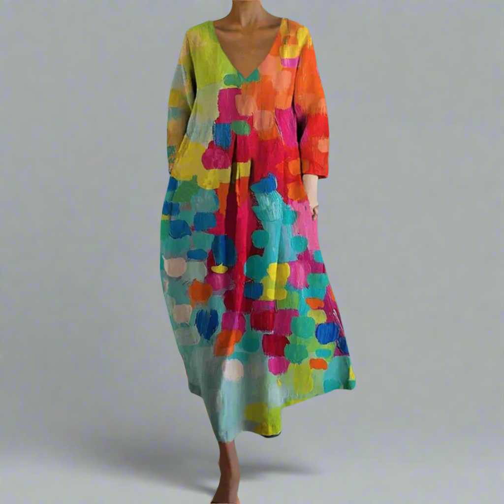 Luxurious dress with V-neckline made of high-quality material