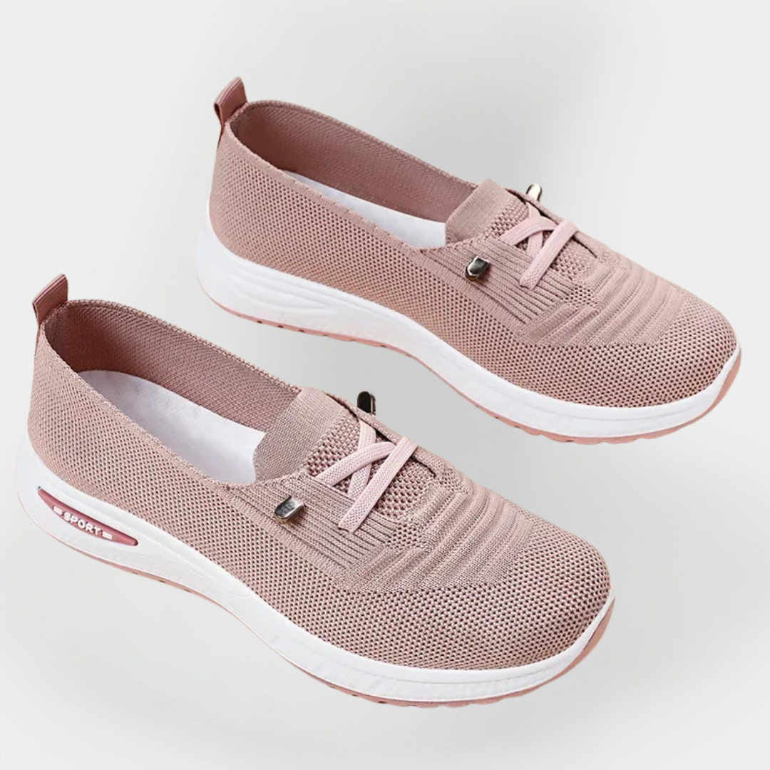Sports Shoes with Lightweight Fabric and Flexible Sole