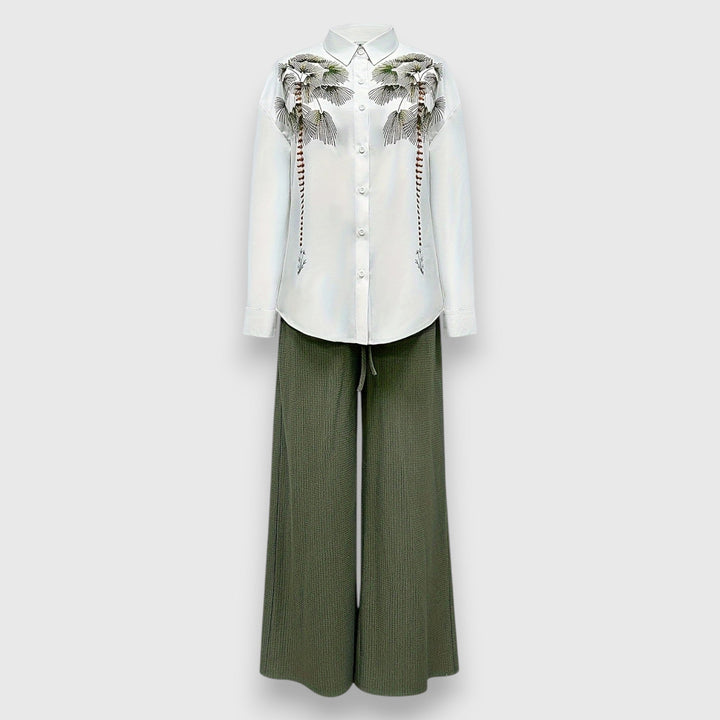 Set with Two-Tone Style