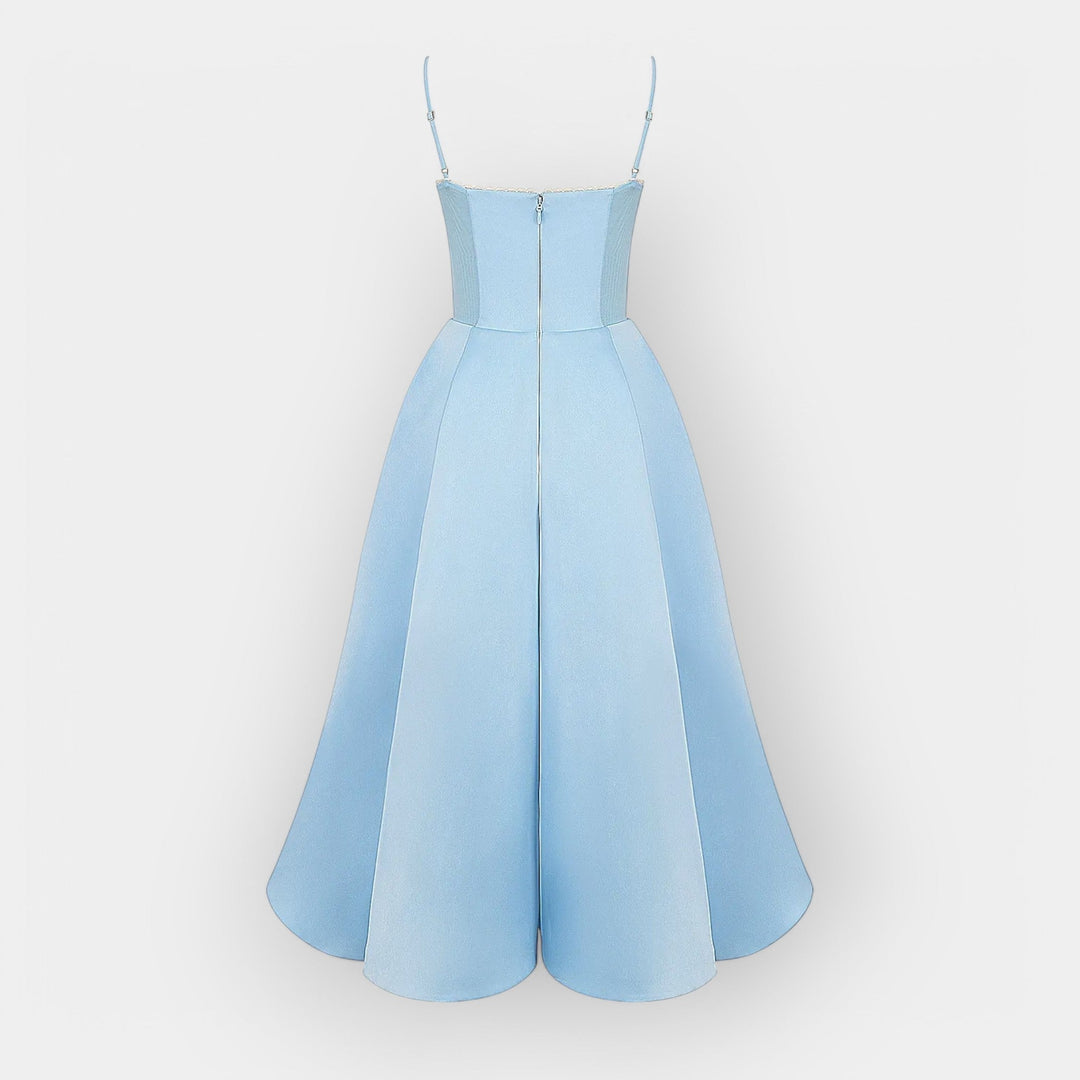 Elegant Midi Dress with Stylish Line